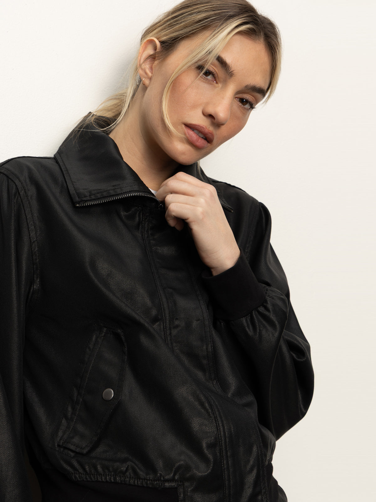 COATED TWILL BOMBER JACKET - BLACK