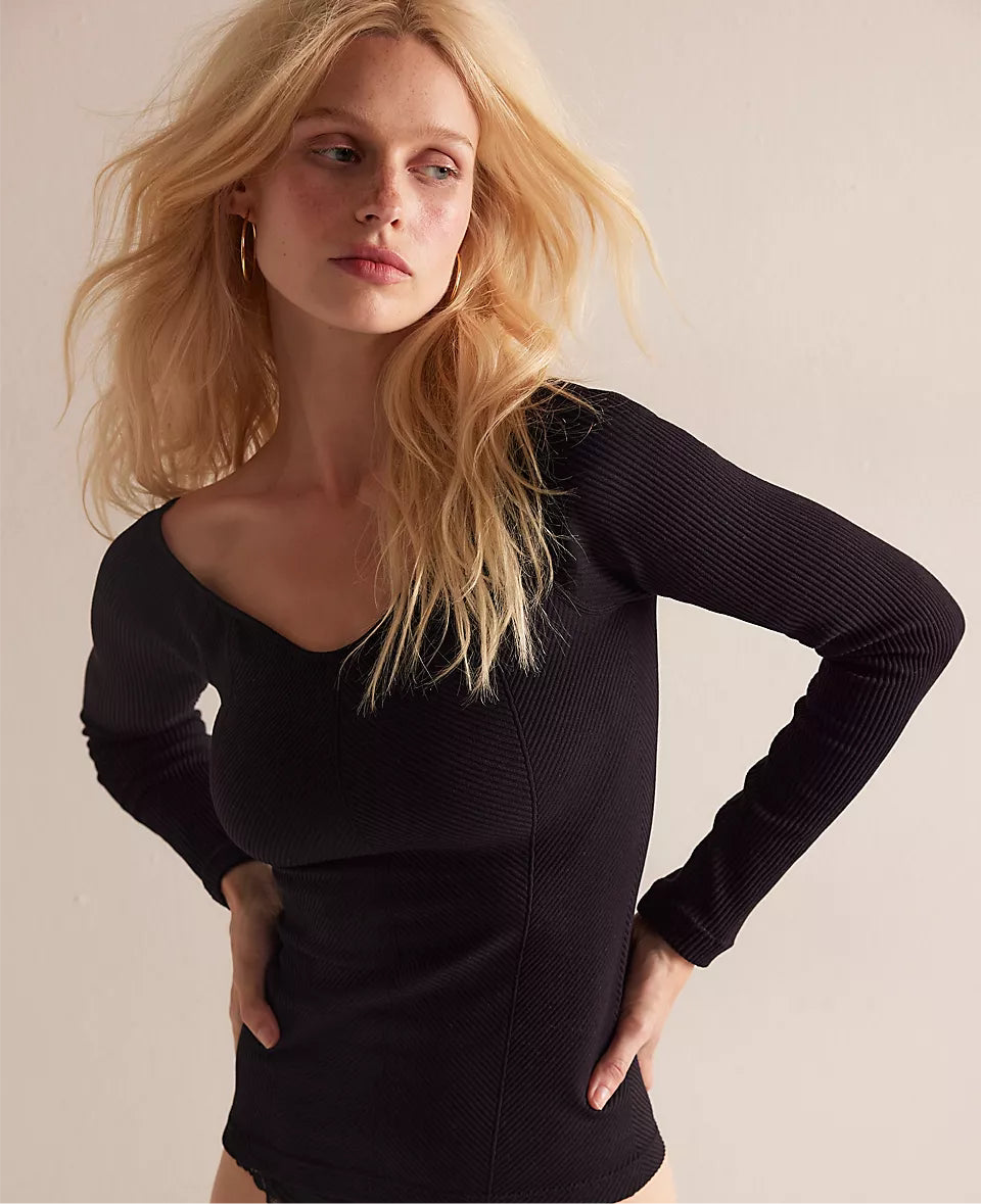 SLEEK RIB LAYERING TOP-BLACK