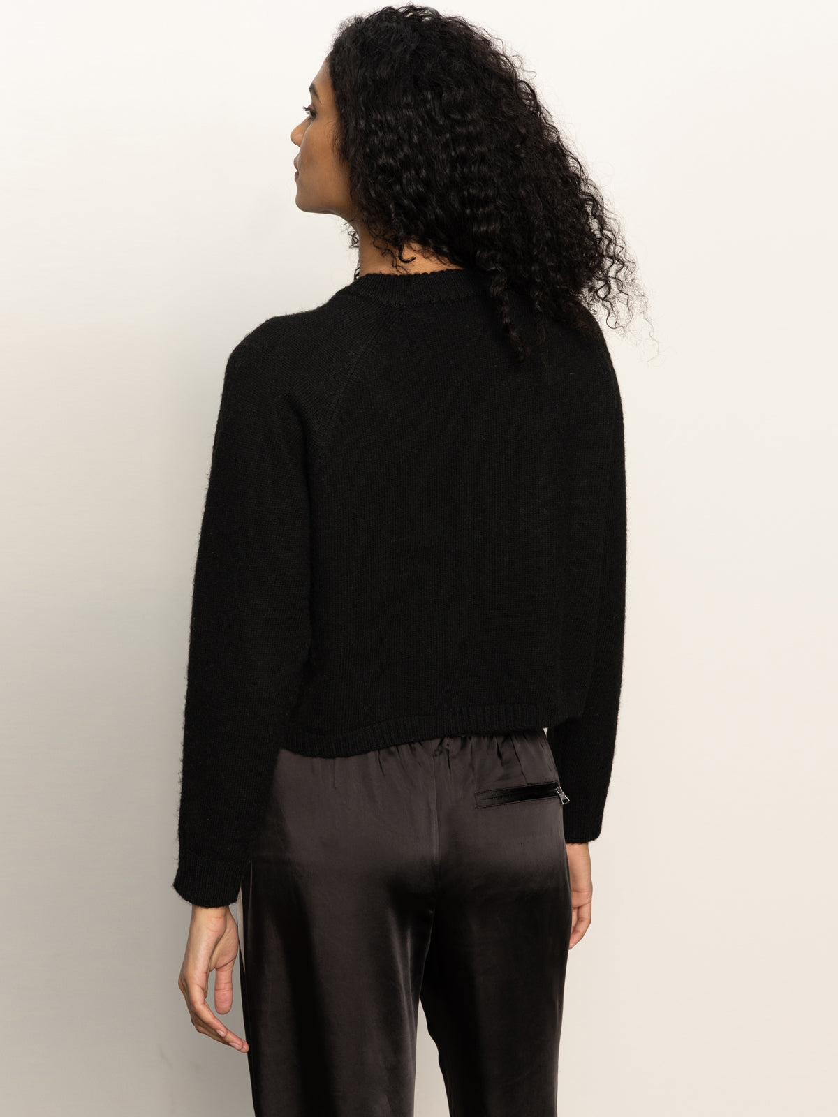 ZIP IT SWEATER - BLACK
