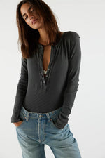 JAMIE HENLEY TOP-BLACK