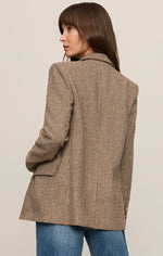 Z SUPPLY Evan Check Blazer in Dark Chocolate houndstooth pattern, back view on model paired with blue jeans