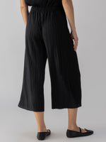 SEMI HIGH RISE BLACK PANT