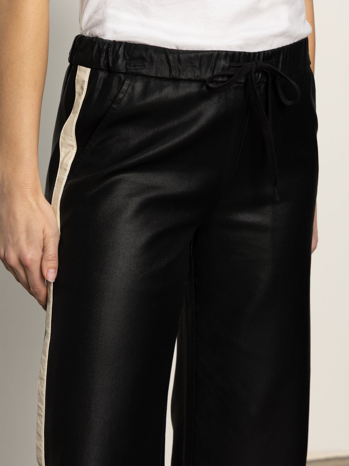 COATED WILL TRACK PANT - BLACK