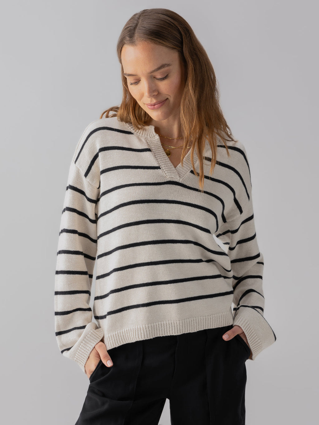 CHILL VIBES SWEATER CHALK BLACK STRIPE