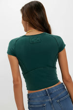 PROTAGONIST CROPPED TEE-RAINFOREST