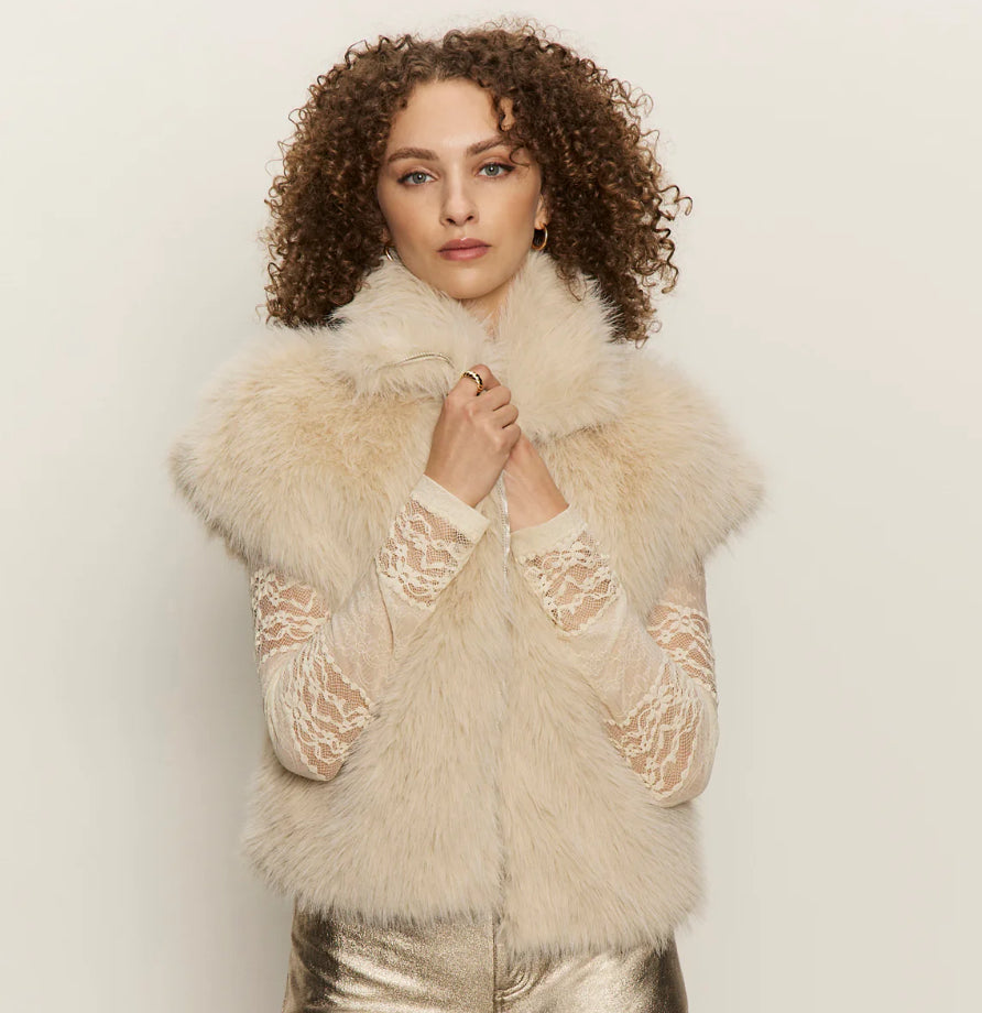SILKY FAUX FUR VEST-ALMOND CREAM
