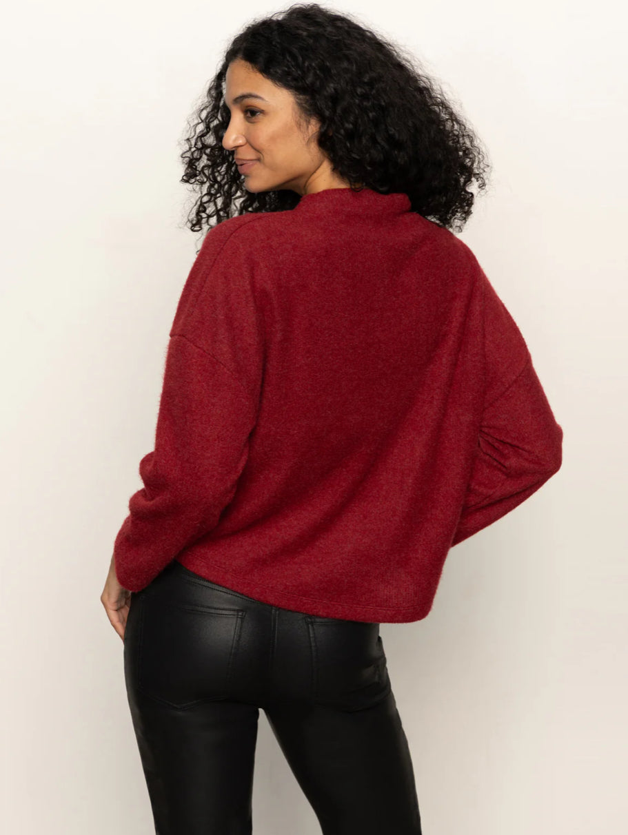 CHANGE OF PACE TOP-CRIMSON