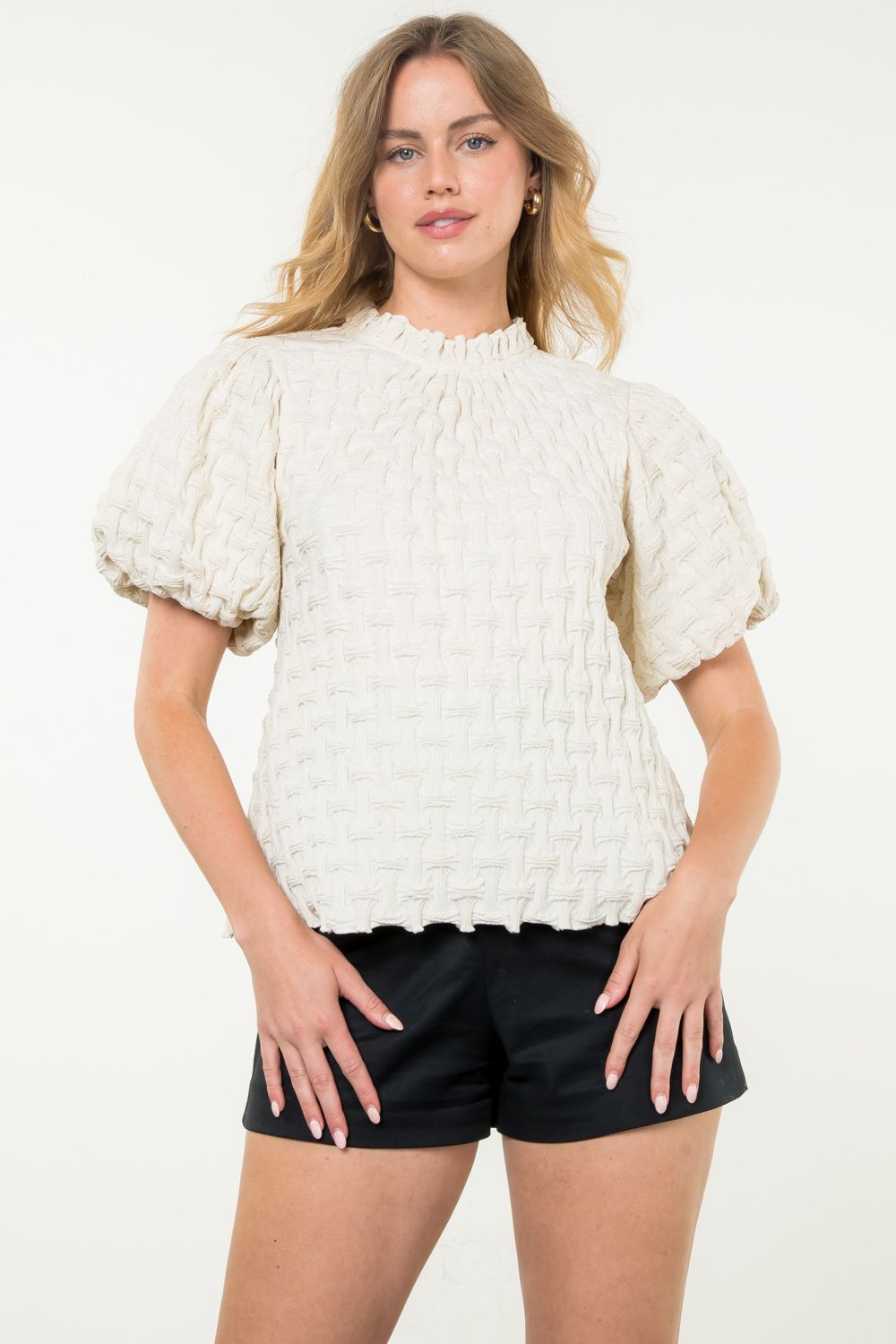 TEXTURED PUFF SLEEVE TOP-CREAM