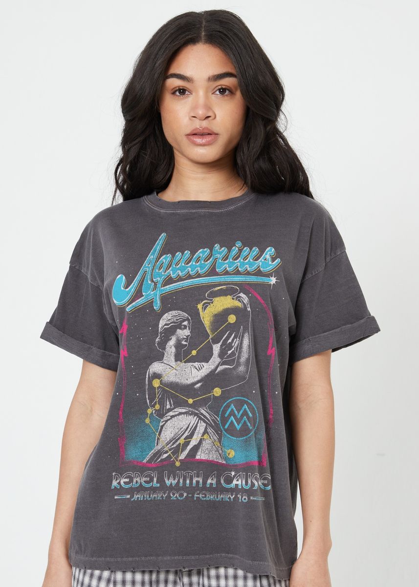 AQUARIUS ZODIAC TEE