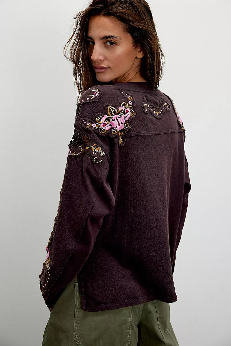 LILITH TEE-CHOCOLATE