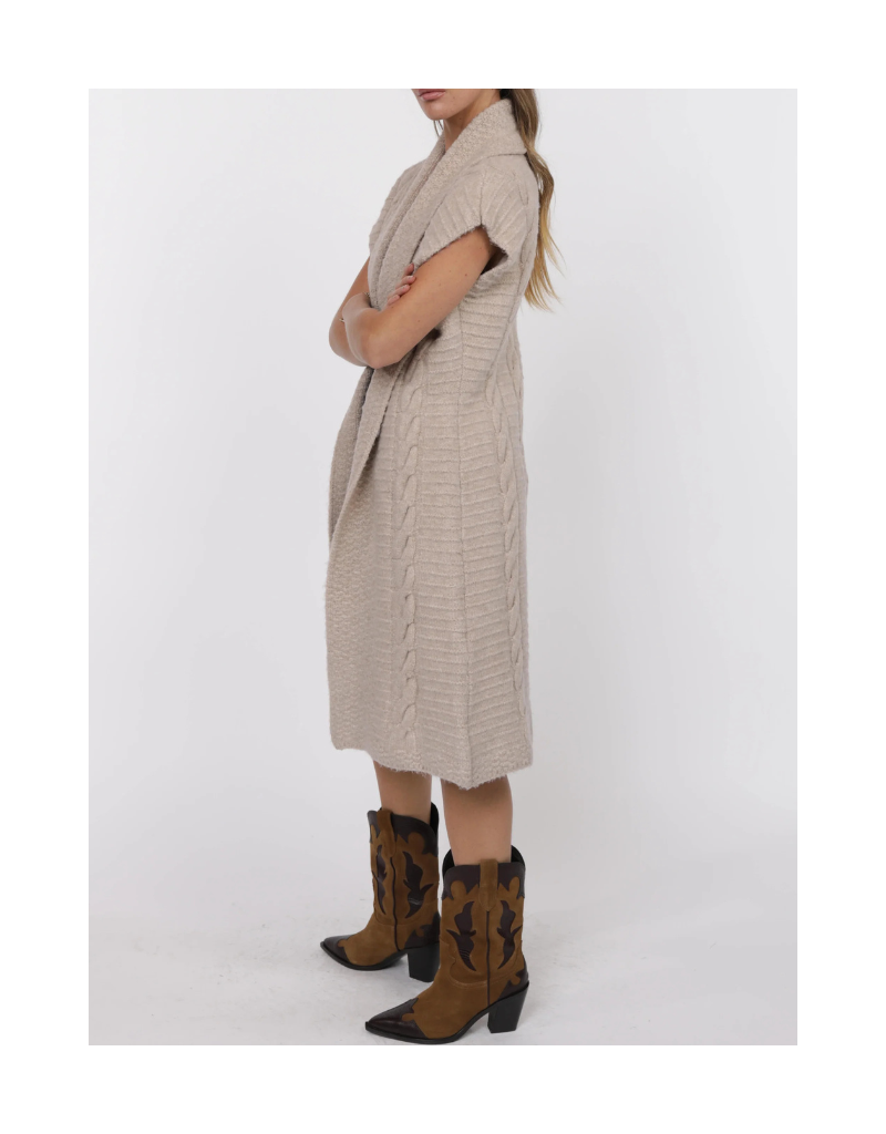 LONG SWEATER VEST-OATMEAL