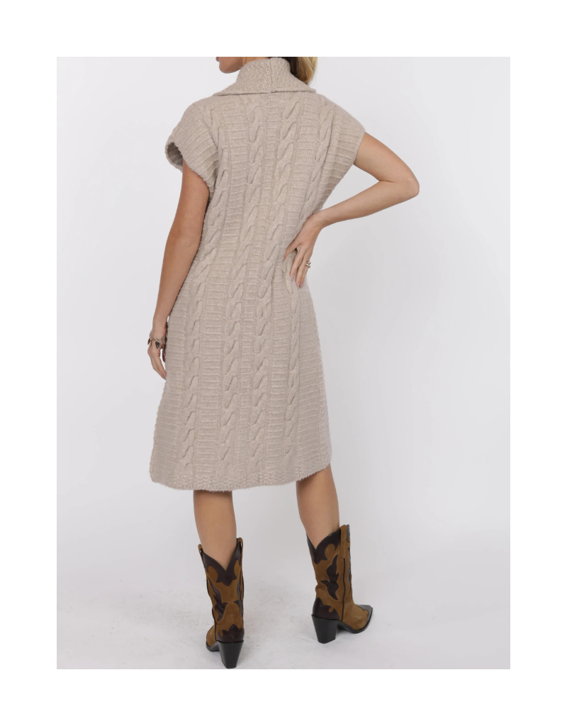 LONG SWEATER VEST-OATMEAL