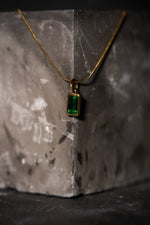 VANESSA NECKLACE-EMERALD