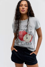Nova Tee Graphic - Apple Combo