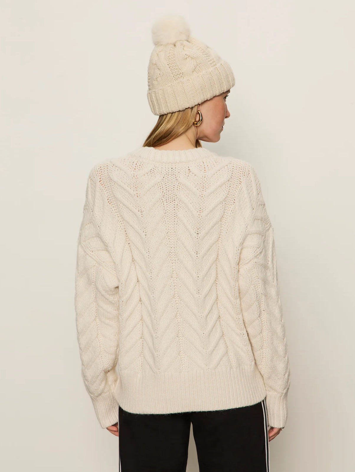 SNOW BUNNY STATEMENT SWEATER-CHALK