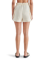 GAELLE SHORTS - IVORY