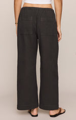 Z SUPPLY Kit Twill Carpenter Pant in Ash Black, back view on model showing wide-leg fit, elastic waistband, and patch pockets