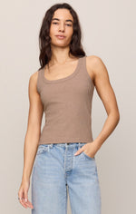 Z SUPPLY Rowe Scoop Tank in Heather Ash — ribbed fitted tank with scoop neckline, worn with light wash jeans, front view on model.